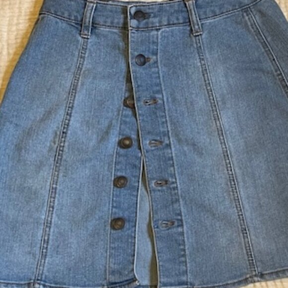 Denim A-Line Button Front Skirt  28" waist  WM 0/Jr 7/Girls14 - Picture 2 of 4